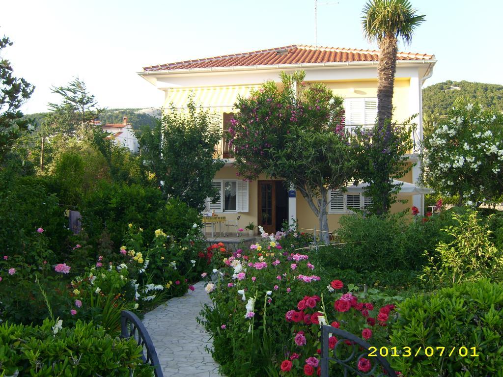 Apartments Antica Rab Town Exterior foto