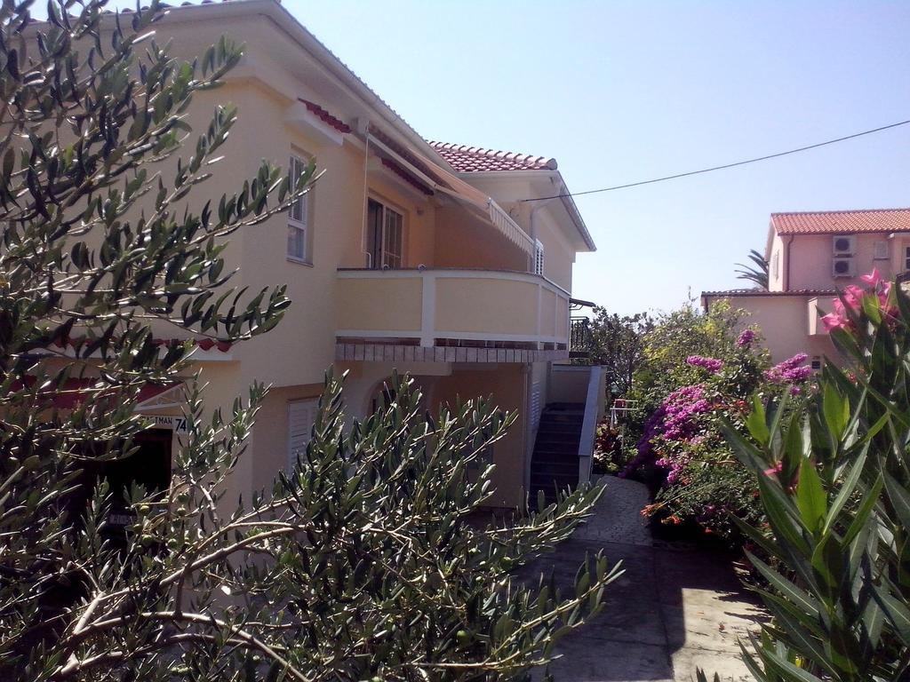 Apartments Antica Rab Town Exterior foto